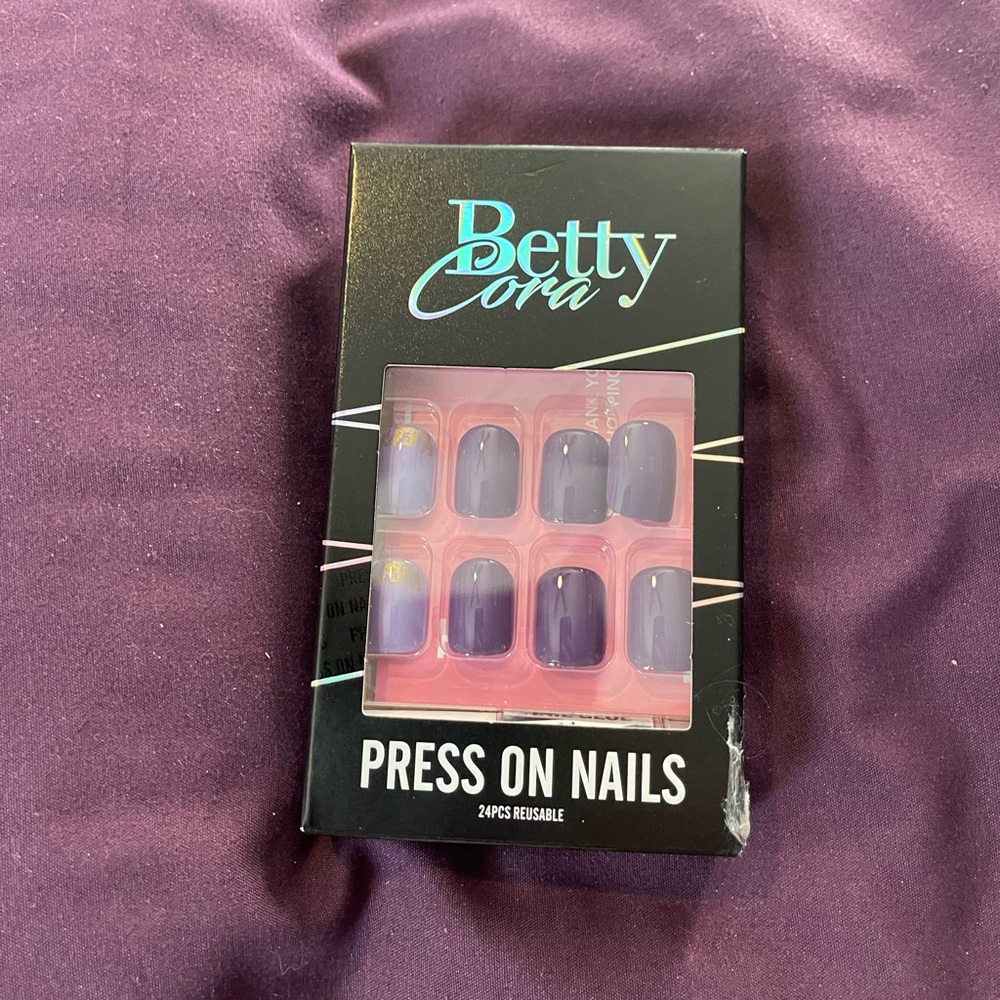 🖤 Pick Any 3/$30 Sale Betty Cora Press On Nails